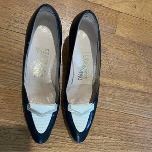 🌱Salvatore Ferragamo Women's Black and White Leather Shoes
